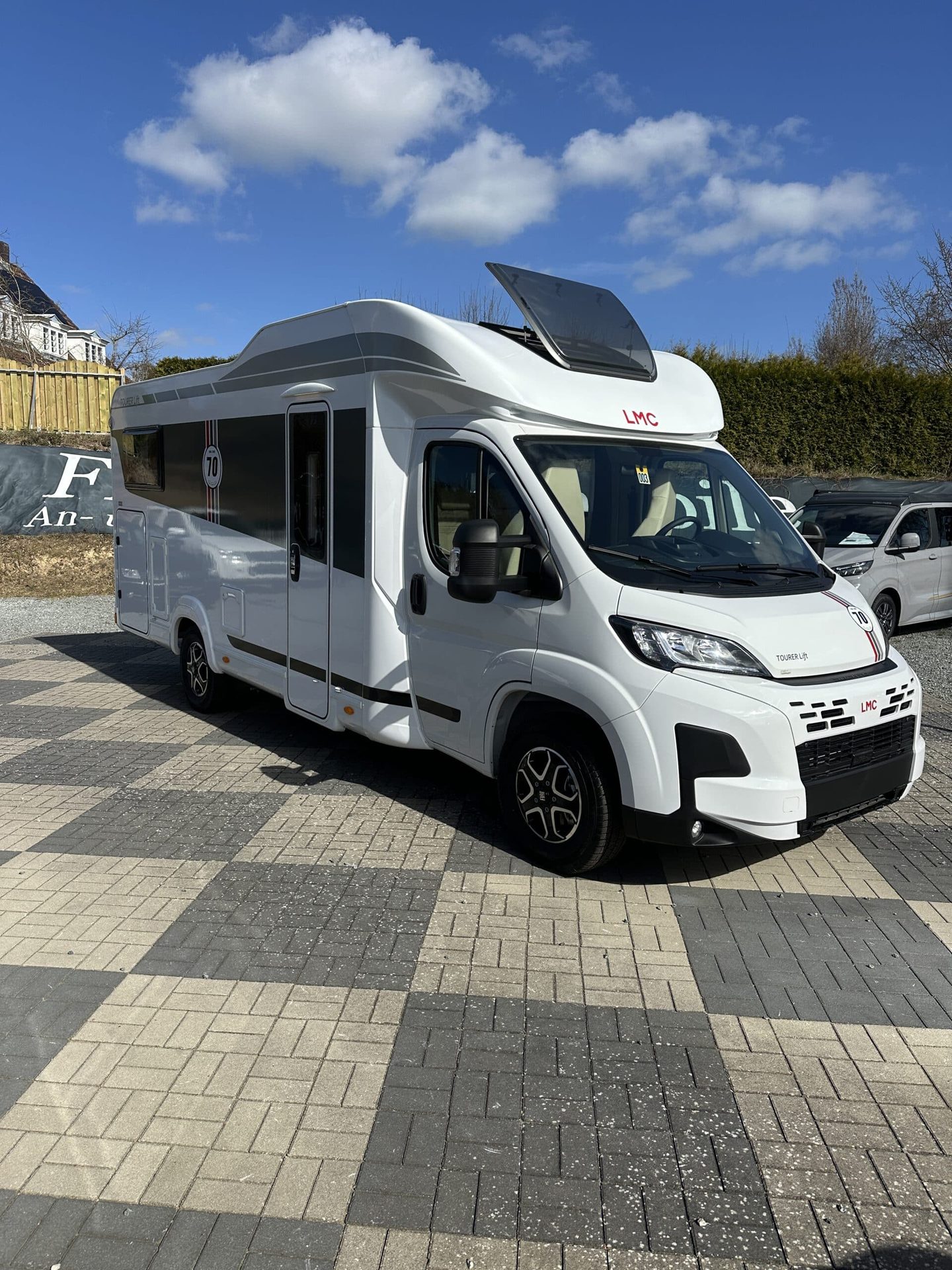 Lmc-Tourer-T-660-663-G-70-Jahre-Sondermodell TOURER T 660/663 – Bild 7